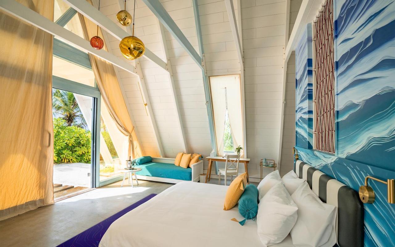 Oaga Art Maldives Resort 5*