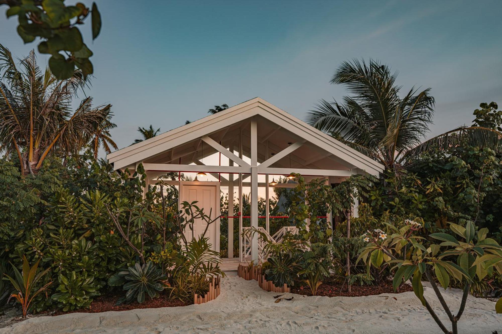 Resort Oaga Art Maldives 5*